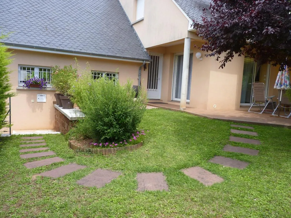 Les Petits Jardins Acomodação com café da manhã Marcillac-Vallon França