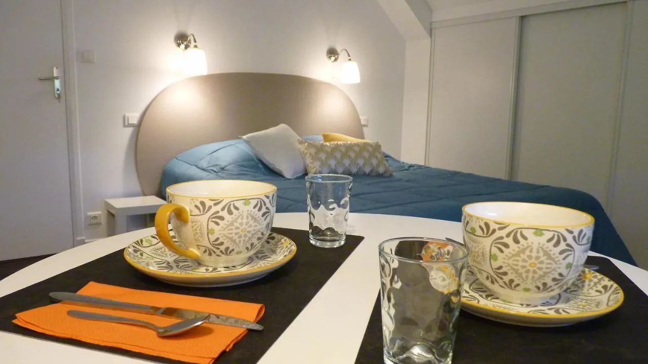 Les Petits Jardins Acomodação com café da manhã Marcillac-Vallon Alojamento de Acomodação e Pequeno-almoço