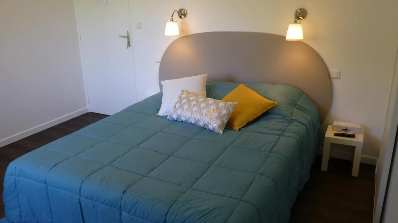 Les Petits Jardins Bed and Breakfast Marcillac-Vallon Bed & Breakfast