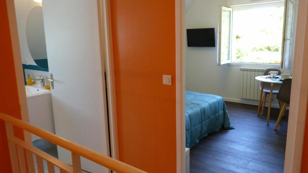 Les Petits Jardins Bed & Breakfast Marcillac-Vallon